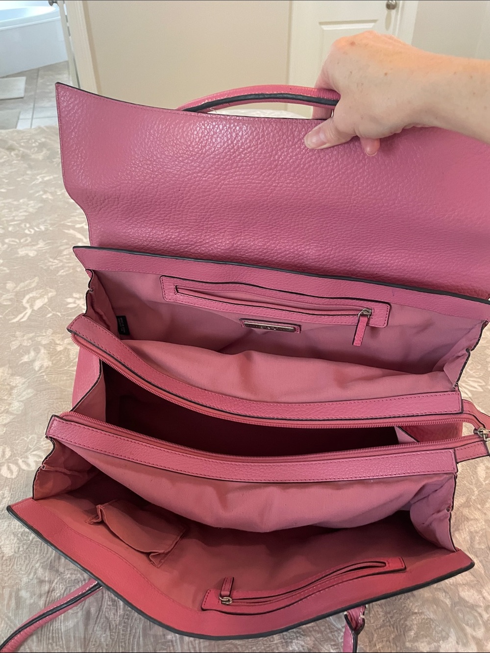 Preston & York Retro Pink Pebbled Large Leather Shoulder Satchel - Picture 3 of 4